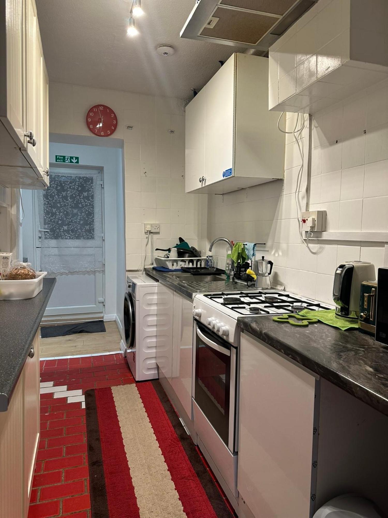 Luxury Ensuite 2Nd Studio Flat With Great Views In Keedonwood Road With Fully Own Bathroom Newly Added And Private Kitchenette Бромли Экстерьер фото
