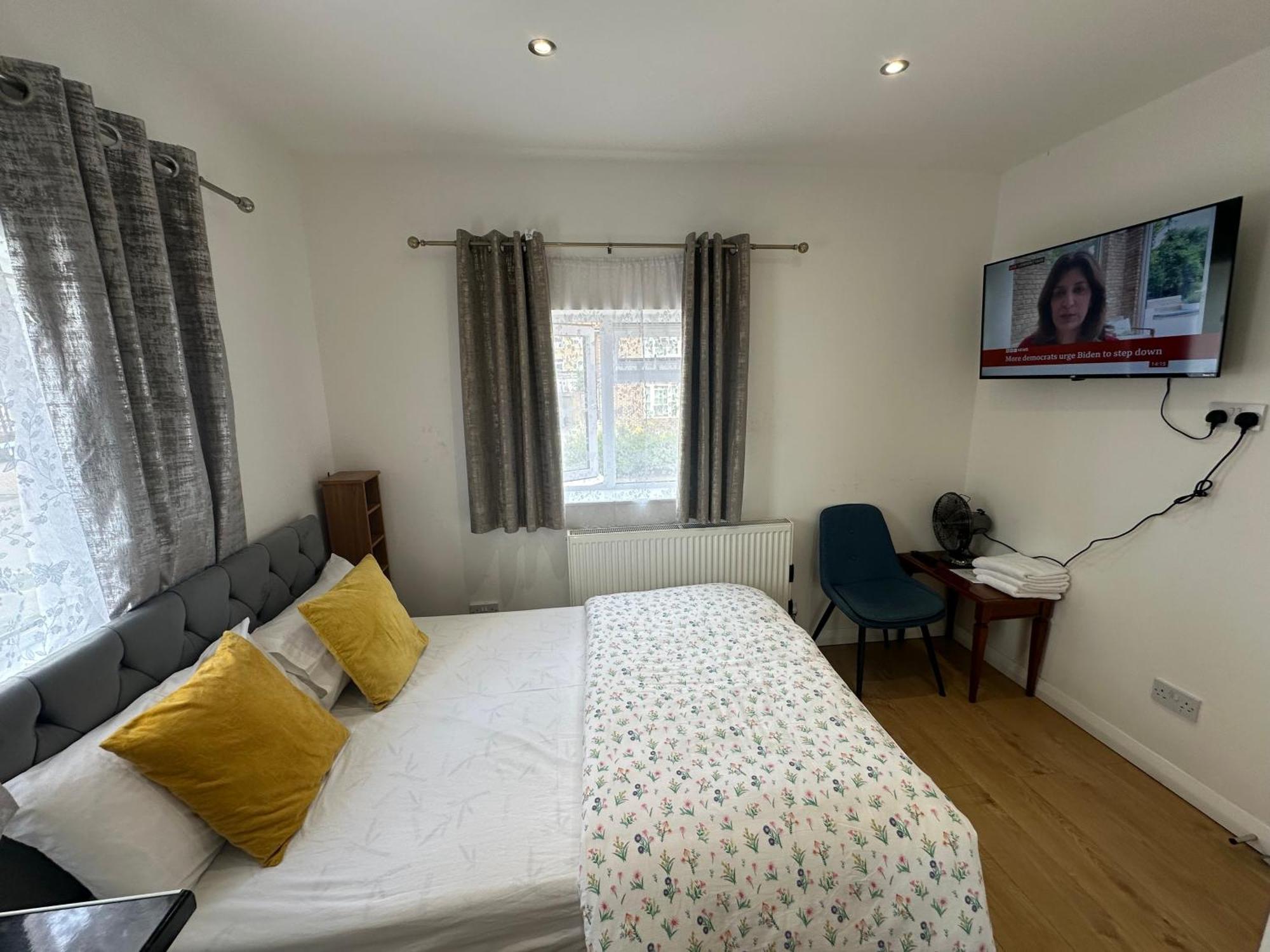 Luxury Ensuite 2Nd Studio Flat With Great Views In Keedonwood Road With Fully Own Bathroom Newly Added And Private Kitchenette Бромли Экстерьер фото
