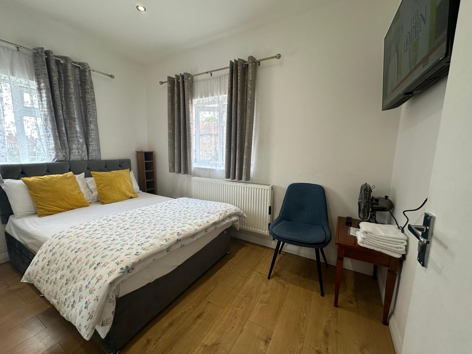 Luxury Ensuite 2Nd Studio Flat With Great Views In Keedonwood Road With Fully Own Bathroom Newly Added And Private Kitchenette Бромли Экстерьер фото